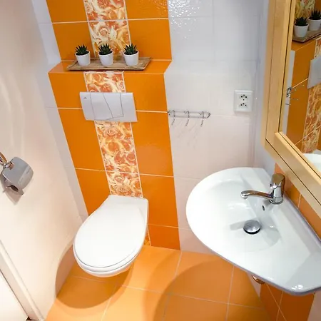 Bright, Modern Flat - Next To The Centre & Bus דירה